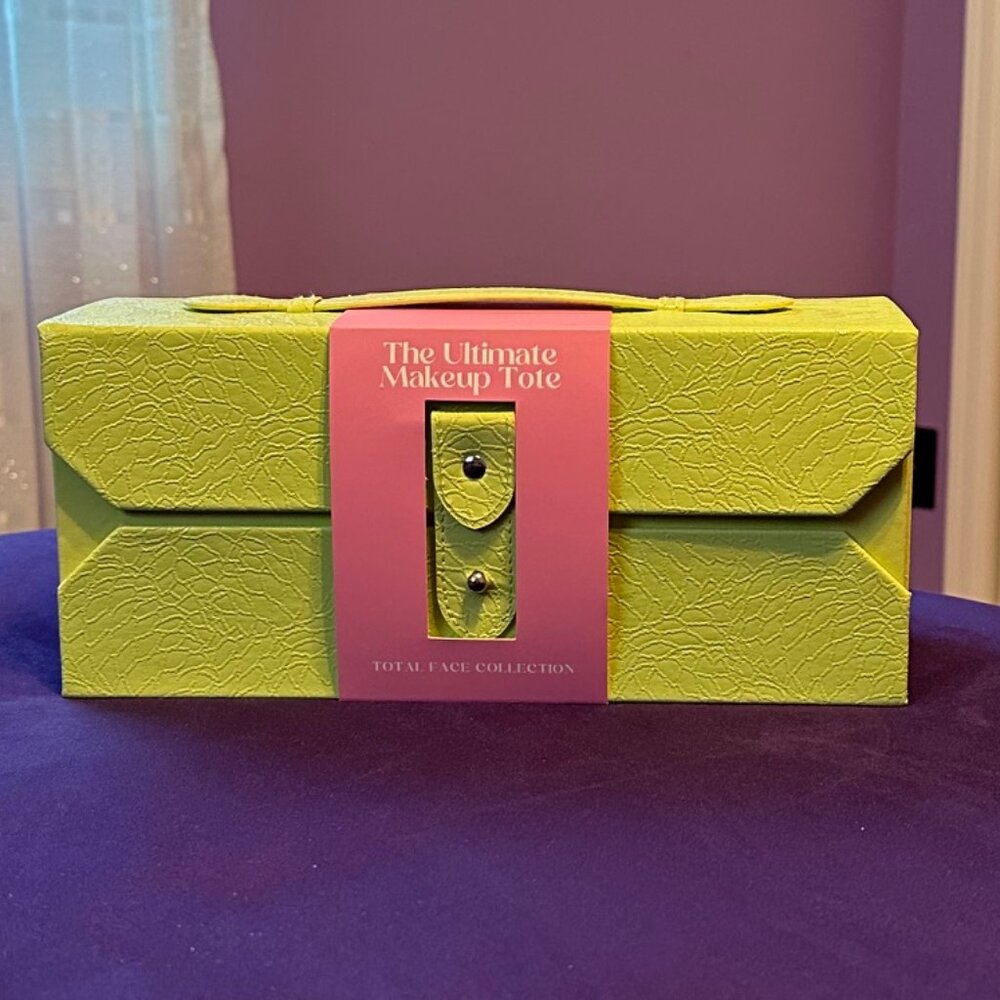 The Ultimate Makeup Tote - Picture 4 of 6